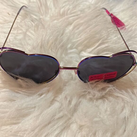 Betsey Johnson sunglasses - Picture 3 of 6